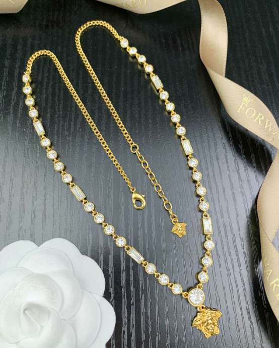 Picture of Versace Necklace _SKUVersacenecklace09129417075